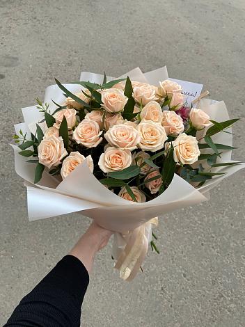 Букет Кремовые розы Латте в Комсомольце